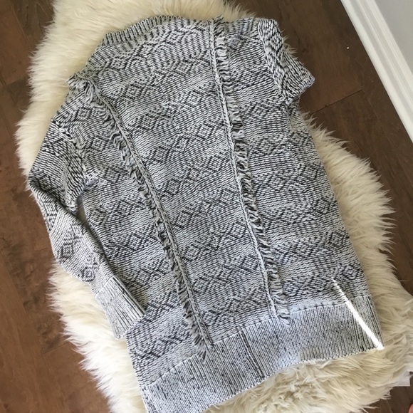 Gap XS Black & White Fringe Open Front Sweater - Picture 6 of 8